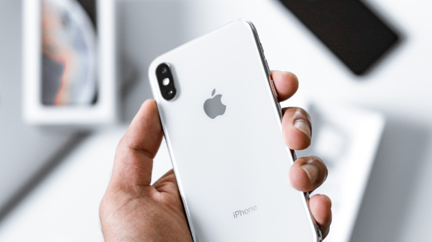 iPhoneの映像をプロジェクターで大画面に