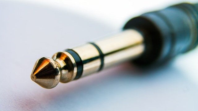 AUXとは？ARCとは？オーディオの接続に不可欠なケーブルの選び方